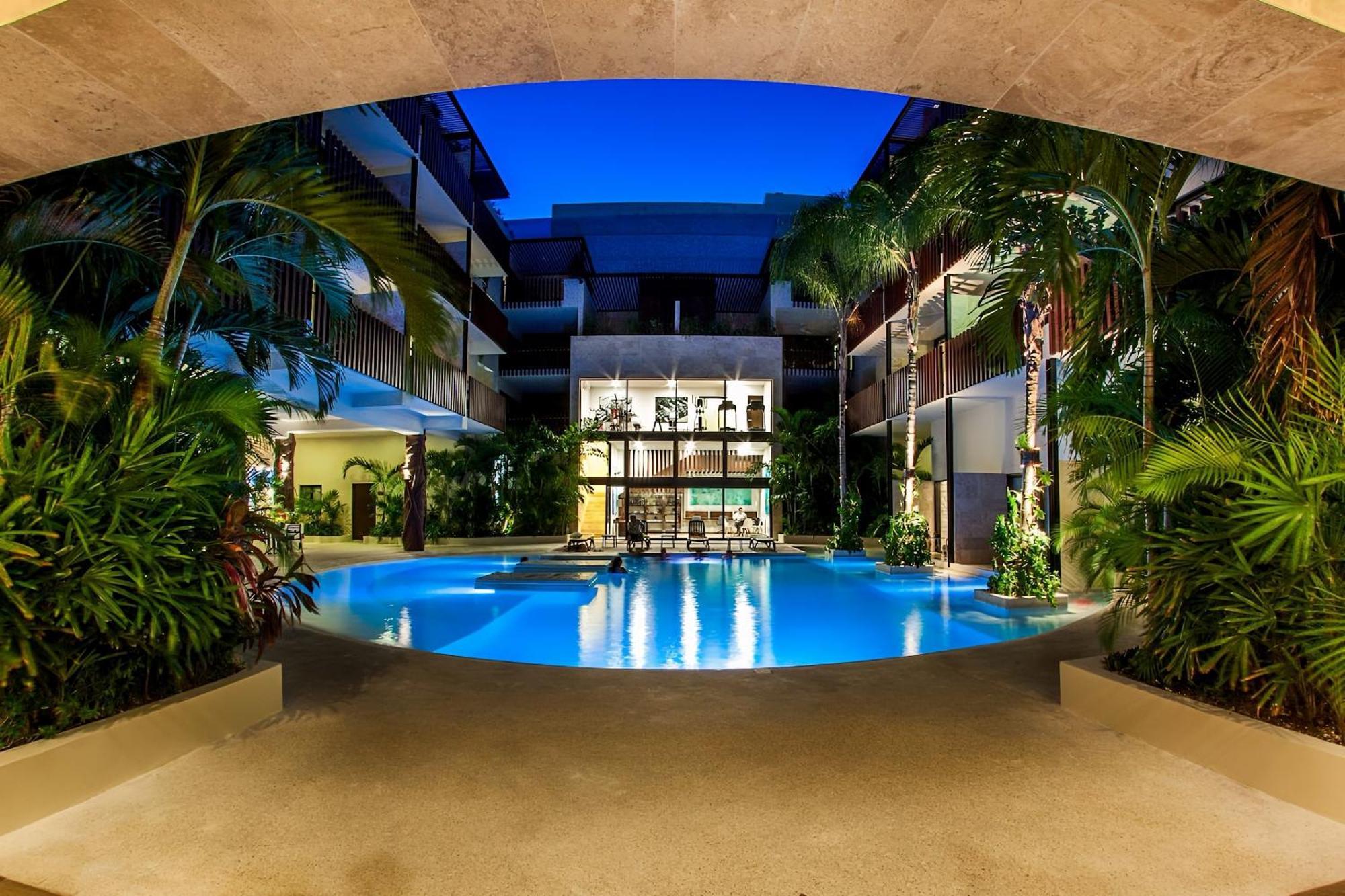 Apartment Tropical 3br Pool Near 5th Avenue & *